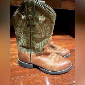 Children’s leather cowboy boot. Size 30 equates to 12-12.5 Kids